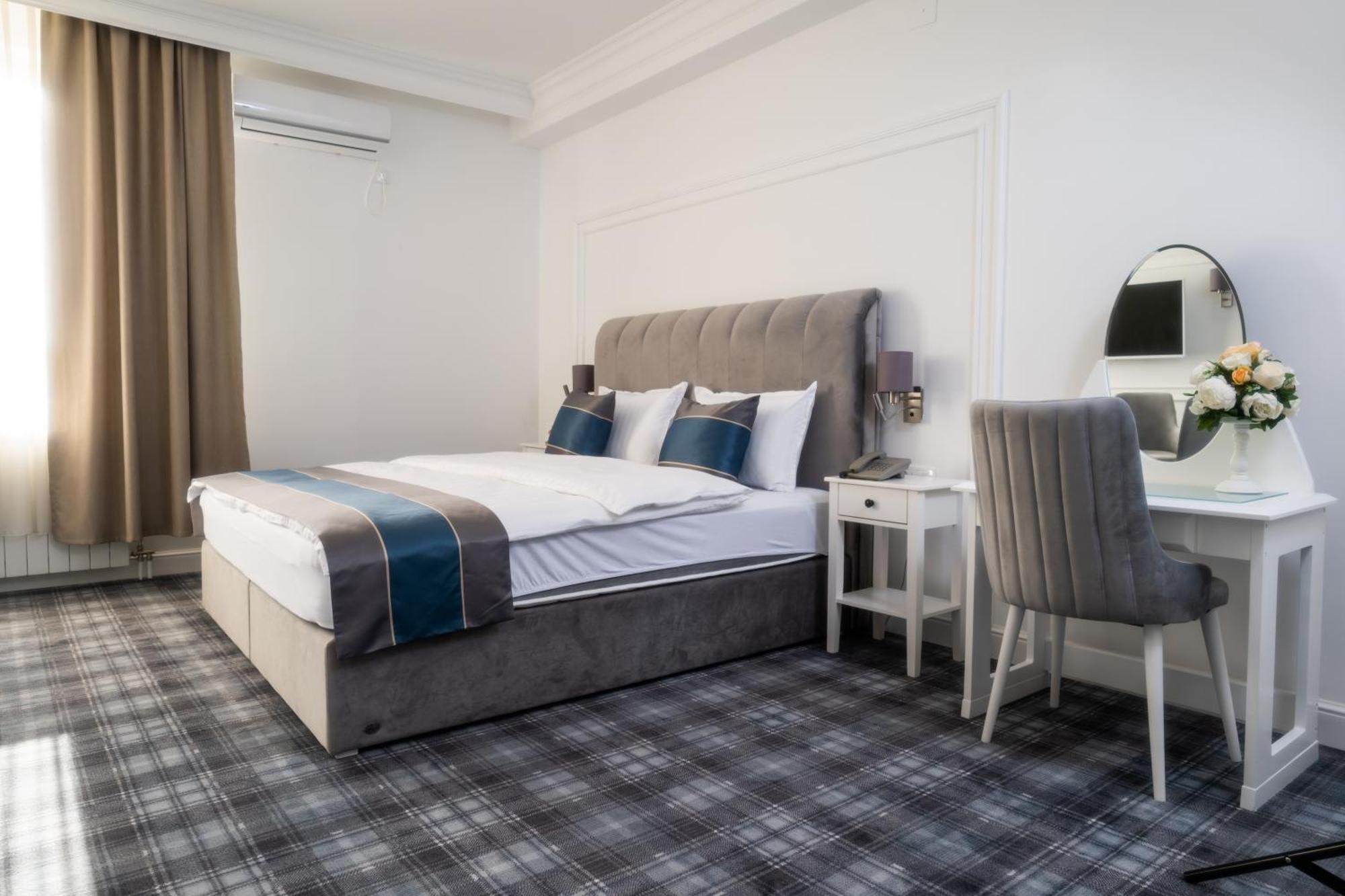 Hotel Mio City Kula Екстериор снимка
