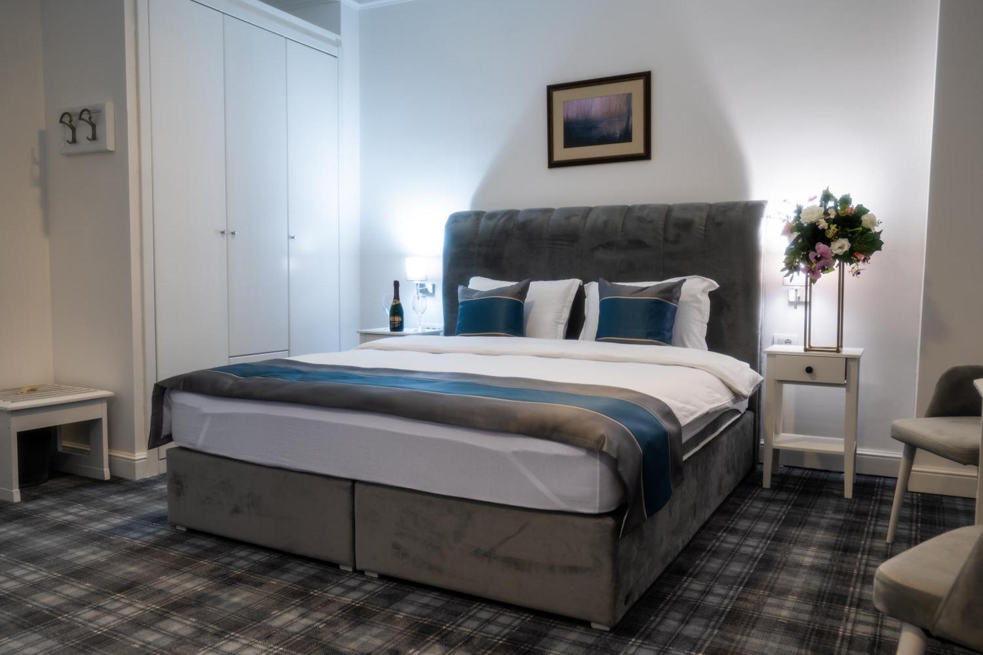 Hotel Mio City Kula Екстериор снимка