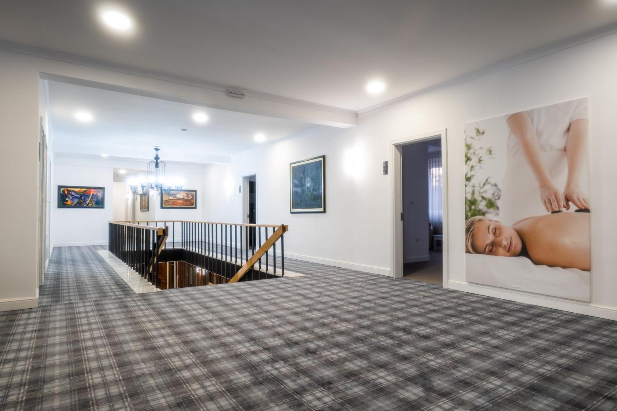 Hotel Mio City Kula Екстериор снимка