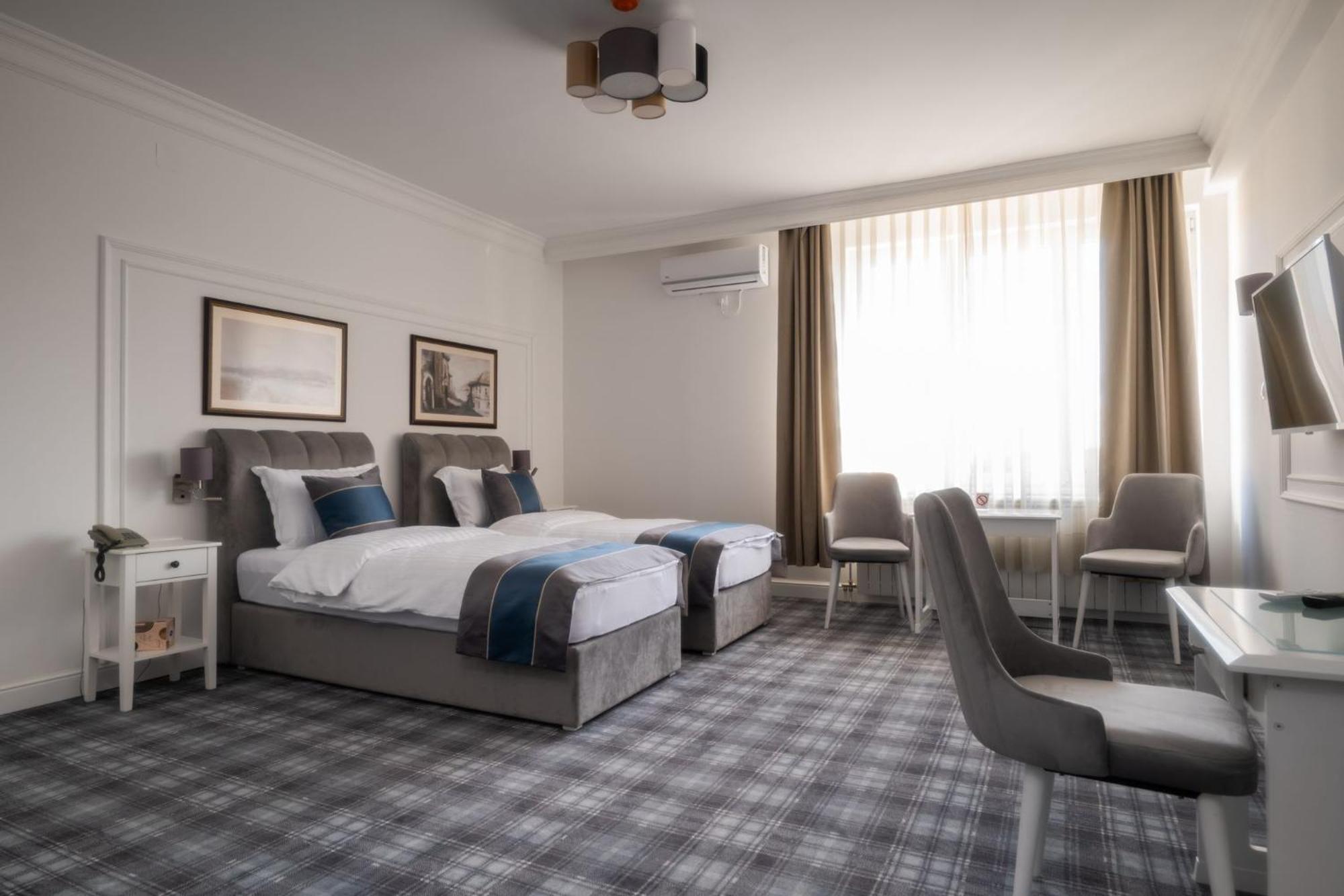 Hotel Mio City Kula Екстериор снимка