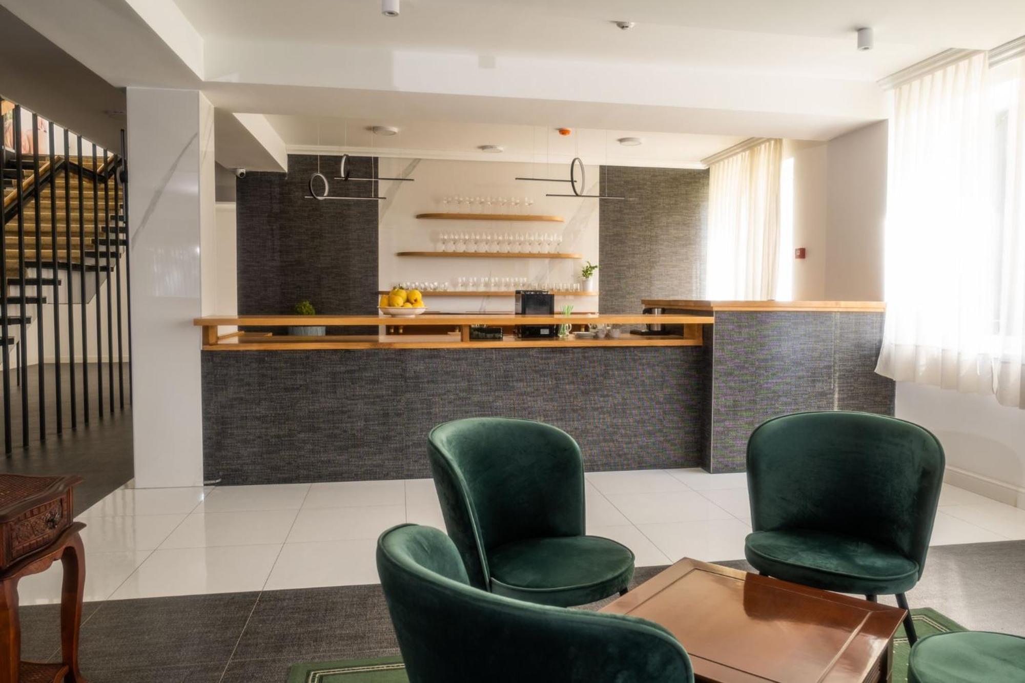 Hotel Mio City Kula Екстериор снимка