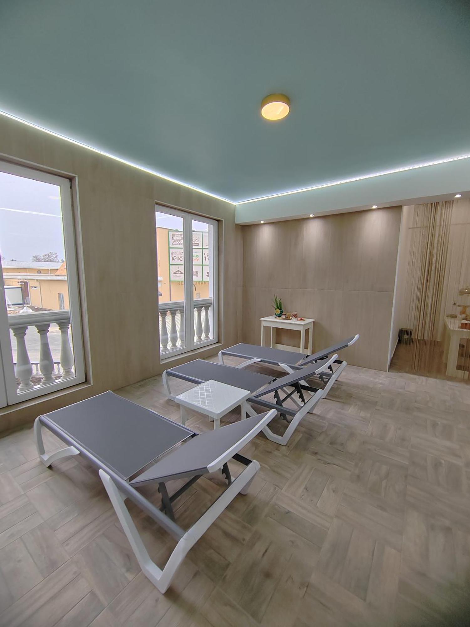 Hotel Mio City Kula Екстериор снимка