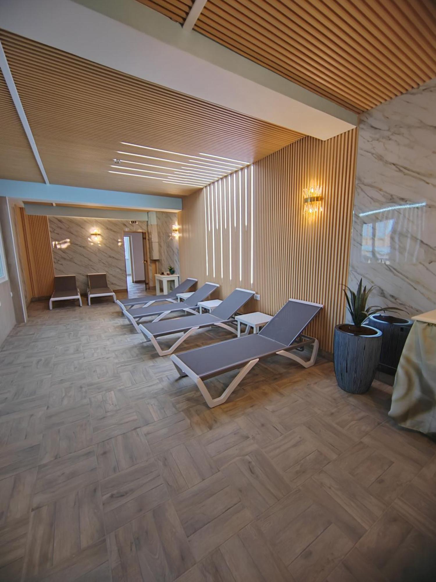 Hotel Mio City Kula Екстериор снимка