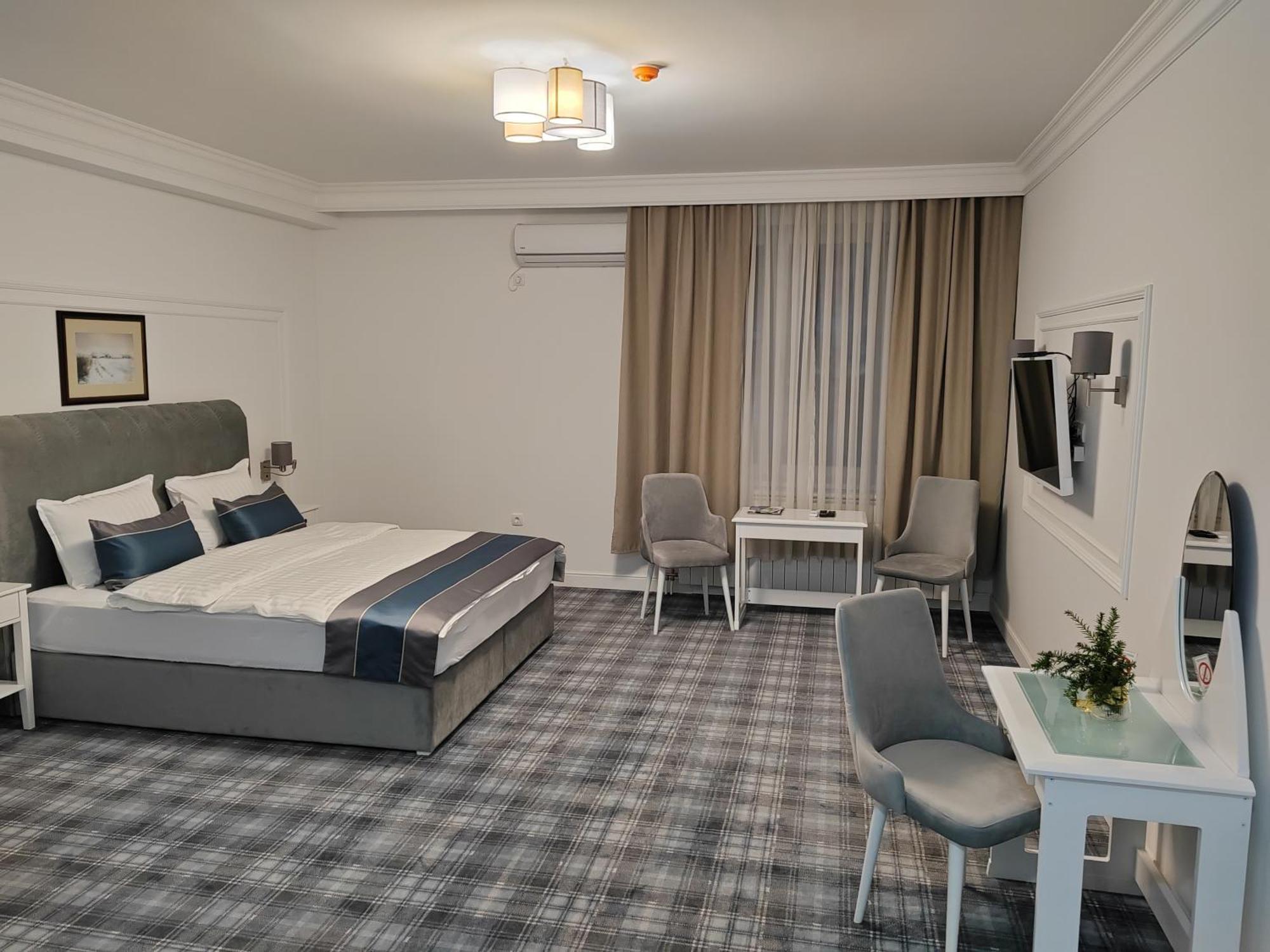 Hotel Mio City Kula Екстериор снимка